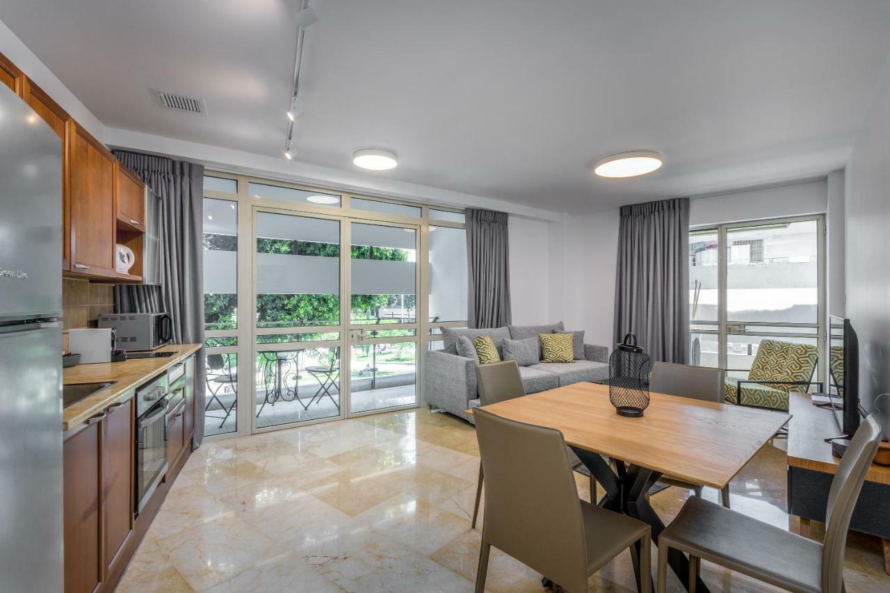 Dizengoff Square Superb 1 Bedroom With Balcony Тел Авив Екстериор снимка